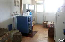 De vanzare 2 case la pret de una, in aceeasi curte cu teren 565 mp