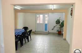 De vanzare 2 case la pret de una, in aceeasi curte cu teren 565 mp