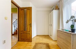 Casă / Vilă cu 5 camere de închiriat, Comision 0%