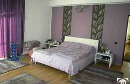 Casa care stie sa se faca remarcata! 300 mp utili, 421 mp de teren!