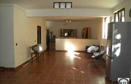 Casa care stie sa se faca remarcata! 300 mp utili, 421 mp de teren!