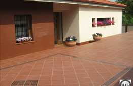 Vanzare casa, 480 mp cu teren 1000 mp, zona Feleacu!O casa unica,design deosebit