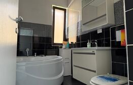 Apartament semidecomandat cu 3 camere, 63 mp utili, parcare, zona Terra