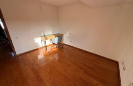 Casă deosebită 170 mp, 4 camere, grădină și 5 parcări – cartier Europa