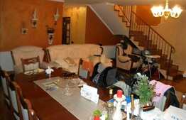 Apartament pe doua nivele, 124 mp, 5 camere, zona Tautiului! 2 locuri parcare!