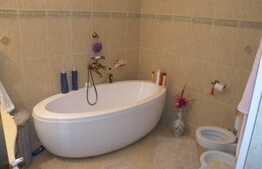 Apartament pe doua nivele, 124 mp, 5 camere, zona Tautiului! 2 locuri parcare!