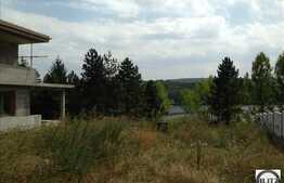 Casa pe malul lacului Tarnita! 300 mp utili si 750 mp teren, semifinisata