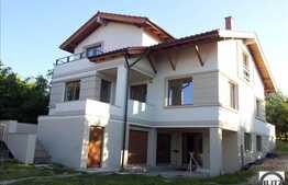 Proprietate superba! Casa cu 360 mp utili si 2800 mp de teren! Imobil nou!