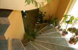 De vanzare casa individuala, 365 mp utili cu teren aferent de 400 mp