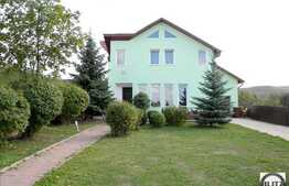 Casa de vanzare 234 mp utili, dispusa S+P+E+pod!