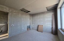 Unitatea C2 , Duplex semifinisat, zona Dambul Rotund, priveliste spre oras