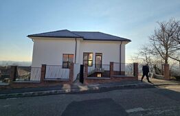 Unitatea C2 , Duplex semifinisat, zona Dambul Rotund, priveliste spre oras