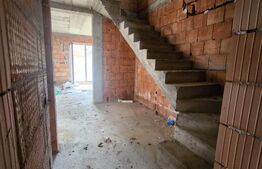 Dupex de vanzare, 120 mp utili, 150 mp de teren, zona Fagului