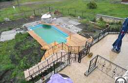 Casa de vanzare, 600 mp utili si teren 3.000 mp, D+P+E