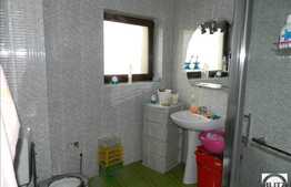 Casa de vanzare, 600 mp utili si teren 3.000 mp, D+P+E