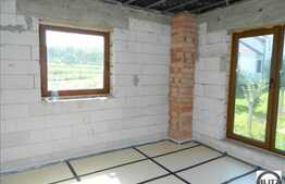 Casa la rosu in zona linistita! 160 mp utili si 700 mp teren!