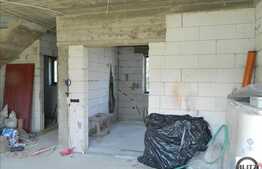 Casa la rosu in zona linistita! 160 mp utili si 700 mp teren!