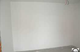 Triplex cu 130 mp utili, semifinisat in zona Floresti.