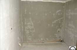 Triplex cu 130 mp utili, semifinisat in zona Floresti.