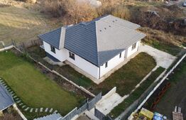 Casă de vânzare in Corușu