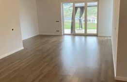 Casă de vânzare in Corușu