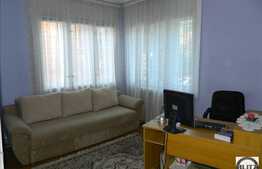 Casa de vanzare, 127 mp utili cu 500 mp teren, cu garaj in curte!