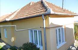 Casa de vanzare, 127 mp utili cu 500 mp teren, cu garaj in curte!