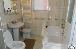 Casa de vanzare, 127 mp utili cu 500 mp teren, cu garaj in curte!