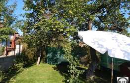 Casa de vanzare, 127 mp utili cu 500 mp teren, cu garaj in curte!