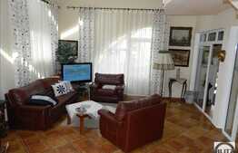 Casa de vanzare, 204 mp utili, teren de 800 mp, zona strazii Marton Aron