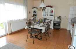 Casa de vanzare, 204 mp utili, teren de 800 mp, zona strazii Marton Aron