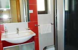 Casa situata in zona accesibila cu 3 camere, 160 mp cu teren 500 mp