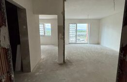 Apartament semidecomandat, 48 mp, lift, incalzire in pardoseala, zona Vivo