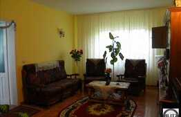 Zona linistita de case, acces usor in centru !