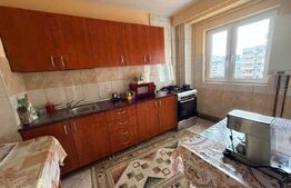 Apartament cu 3 camere, decomandate, 2 bai, etaj intermediar, Dorobantilor