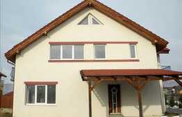 Duplex 120 mp, in ansamblu de case, perfect pentru familie