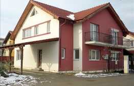 Duplex 120 mp, in ansamblu de case, perfect pentru familie