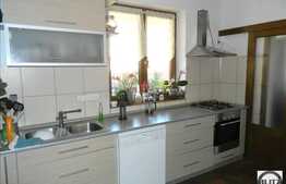 O casa deosebita intr-o zona exceptionala !!!