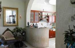 O proprietate deosebita! 250 mp utili si 864 mp teren! Zona de case