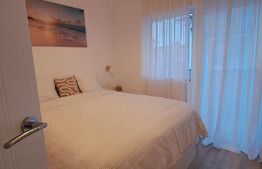 Apartament cu 2 camere/ etaj intermediar/ balcon/ parcare/ zona Porii