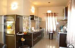 VILA MOBILATA SI UTILATA MODERN ! Suprafata Generoasa !!