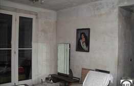 CASA VECHE SOLIDA  ! SUPRAFATA GENEROASA. 714 mp teren !