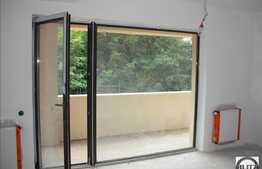 Zona centrala, calitate deosebita, suprafata generoasa!