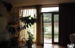 Gradina amenajata de 3500 mp, intimitate si liniste!Priveliste deosebita!