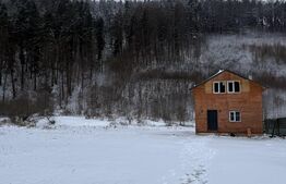 Cabană la munte în inima pădurii la 15 km de Brașov, zona Zizin