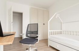 Apartament 3 camere, lux, parcare, zona Parcul Feroviarilor