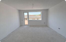 Apartament semidecomandat, bucatarie inchisa, terasa de 64 mp, zona centrala