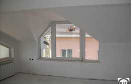 O casa cu suprafata generoasa in zona deosebita!