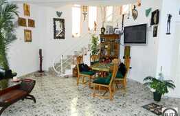 De vanzare casa cu 8 camere, 480 mp utili si teren de 986 mp