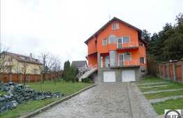 De vanzare casa cu 8 camere, 480 mp utili si teren de 986 mp